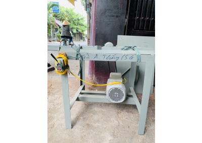 máy cắt khung tranh
